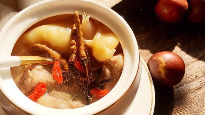 冬蟲夏草泡多少根比較好?結合場景與體質的科學建議