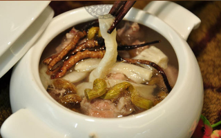 煮雞湯能放冬蟲夏草嗎？解鎖滋補湯品的正確打開方式